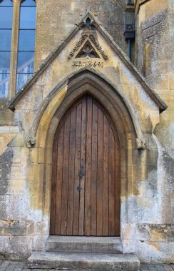 Bu kapı, 1856 'da bir mağazanın parçasıydı ve 1869' da büyütüldü..