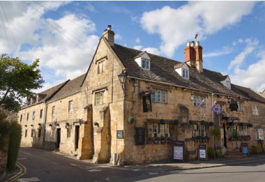Gloucestershire 'daki küçük bir İngiliz kasabası olan Winchcombe' da 16. yüzyıldan kalma eski bir bar.