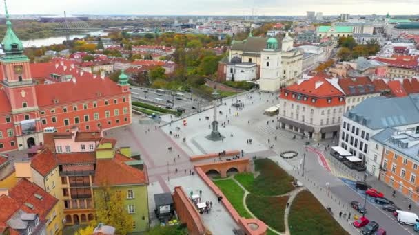 ポーランドのワルシャワにある城の広場の空中ビュー 高品質4K映像 — ストック動画