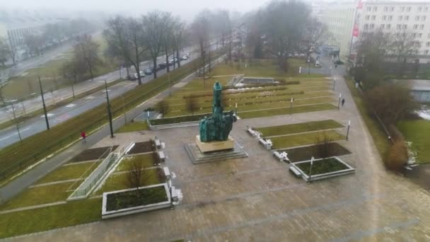 Aerial View Stanislaw Wyspianski Monument Cracow Beautiful Polish Footage High — 비디오