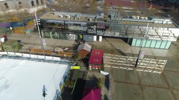 카토비체에 광장의 빙판입니다 공중에서 도시의 고품질 — 비디오