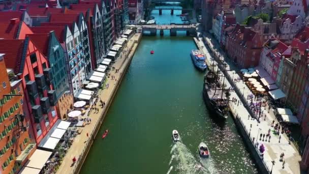 Aerial View Boats Dlugie Pobrzeze Stara Motlawa Gdansk High Quality — Vídeo de stock