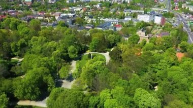 Park im 'in havadan görünüşü. Stanislawa Staszica, Czestochowa 'da. Yüksek kalite 4k görüntü