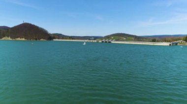 Solina Gölü 'nün manzarası Bieszczady Hava Polonya. Yüksek kalite 4k görüntü