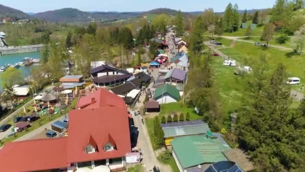 Solina Main Street Flygfoto Bieszczady Mountains Polen Högkvalitativ Film — Stockvideo