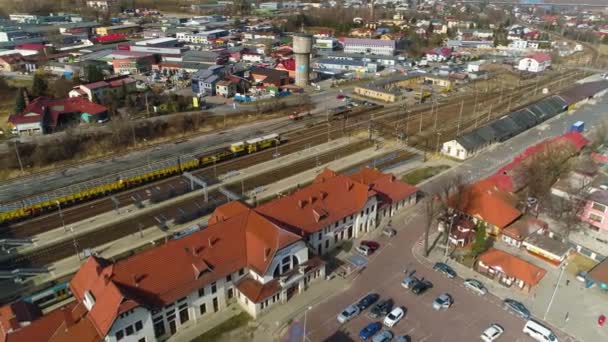 Luftaufnahme Des Bahnhofs Zywiec Hochwertiges Filmmaterial — Stockvideo