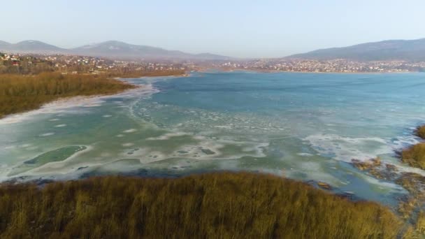 Zamarznięte Jezioro Zywieckie Widok Powietrza Piękne Ujęcia Żywca Wysokiej Jakości — Wideo stockowe