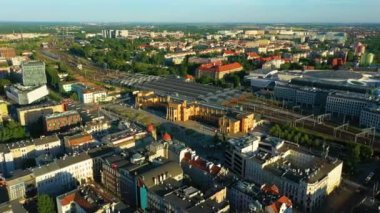 Wroclaw Ana İstasyonu Dworzec Parlak Polonya Hava Görüntüsü. Yüksek kalite 4k görüntü