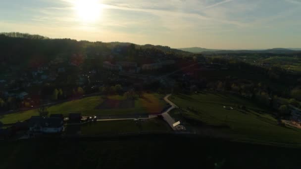 Ηλιοβασίλεμα Στο Polanczyk Bieszczady Aerial Poland Υψηλής Ποιότητας Πλάνα — Αρχείο Βίντεο