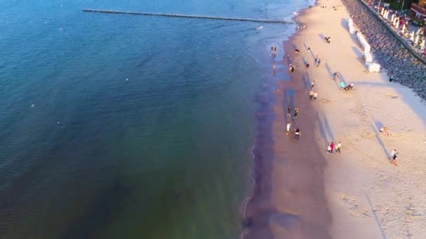 Baltic Sea Beach Kolobrzeg Aerial View Polsko Vysoce Kvalitní Záběry — Stock video