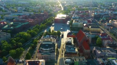 Wroclaw Plac 'taki Özgürlük Meydanı Wolnosci Polonya Hava Manzarası. Yüksek kalite 4k görüntü