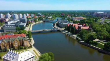 Barış Köprüsü ve Grunwald Nehri Odra Wroclaw Polonya Hava Manzarası. Yüksek kalite 4k görüntü