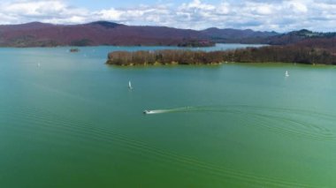 Solina Gölü Polanczyk Bieszczady Hava Görüntüsü Polonya. Yüksek kalite 4k görüntü