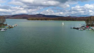 Solina Gölü Polanczyk Bieszczady Hava Görüntüsü Polonya. Yüksek kalite 4k görüntü