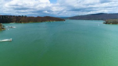 Polanczyk Bieszczady 'den Solina Gölü Hava Görüntüsü Polonya. Yüksek kalite 4k görüntü