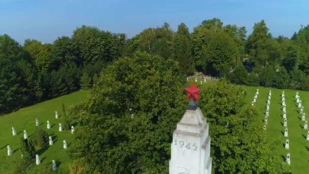 Cmentarz Żołnierzy Radzieckich Elbląg Widok Powietrza Polska Wysokiej Jakości Materiał — Wideo stockowe