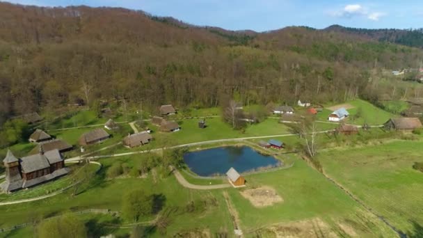 Skansen Panorama Old Houses Mountains Landscape Sanok Aerial View Poland — Video