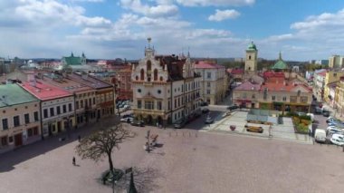 Eski Belediye Binası Rzeszow Miasto Ratusz Havadan Polonya 'ya bakıyor. Yüksek kalite 4k görüntü
