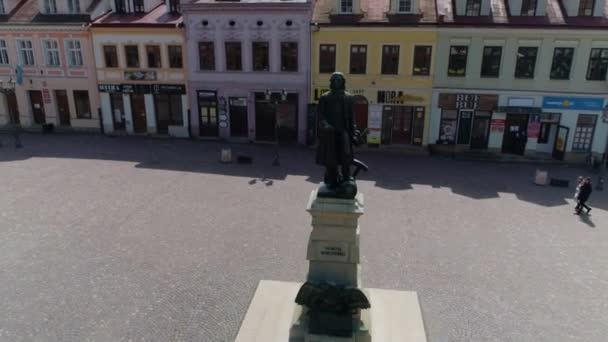 Kosciuszko Monument Oude Stad Rzeszow Pomnik Luchtfoto Uitzicht Polen Hoge — Stockvideo