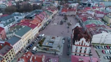 Eski Belediye Binası Rzeszow Miasto Ratusz Havadan Polonya 'ya bakıyor. Yüksek kalite 4k görüntü