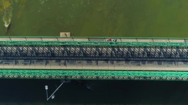 Bialogorski Köprüsü Sanok Nehri San Aerial View Polonya. Yüksek kalite 4k görüntü