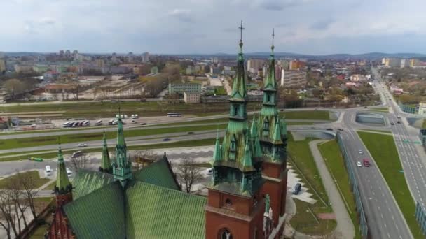 キエフの聖十字架教会 Kosciol Swietego Krzyza Airal View Poland 高品質4K映像 — ストック動画