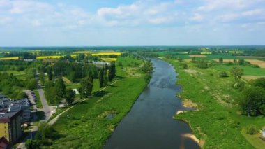 Güzel Peyzaj Nehri Odra Olawa Rzeka Hava Manzarası Polonya. Yüksek kalite 4k görüntü