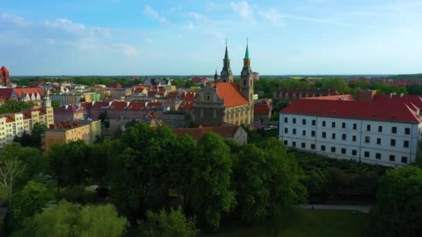 Римско Католическая Церковь Brzeg Kosciol Aerial View Poland Высококачественные Кадры — стоковое видео