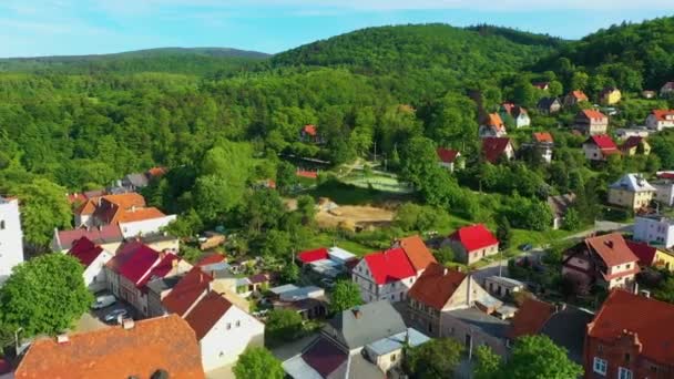 Tájkép Házak Hegyek Centrum Zloty Stok Aerial View Lengyelország Kiváló — Stock videók