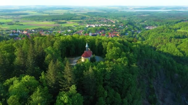 Church Mountain Zloty Stok Kosciol Gorze Aerial View Poland High — Stockvideo