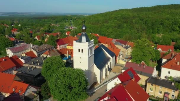 Ρωμαιοκαθολική Εκκλησία Zloty Stok Kosciol Rynek Ratusz Aerial View Πολωνία — Αρχείο Βίντεο