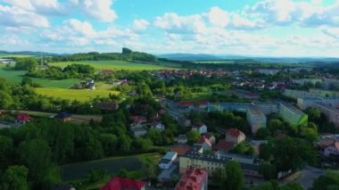 Panorama Evleri Dağ Zlotoryja Hava Görüntüsü Polonya. Yüksek kalite 4k görüntü