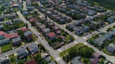 Güzel Panorama Kulübeleri Las Tomaszow Domy Mazowiecki Hava Manzaralı Polonya. Yüksek kalite 4k görüntü