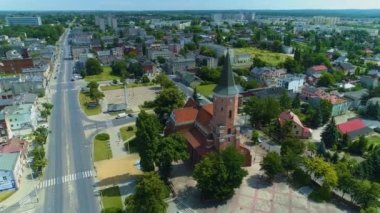 Eski Pazar Meydanı Kilisesi Pabianice Kosciol Stary Rynek Hava Manzarası Polonya. Yüksek kalite 4k görüntü
