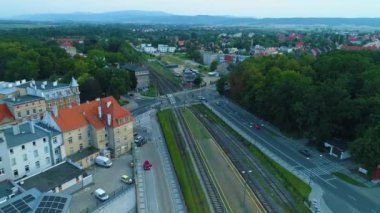 Swidnica Droga Przez Tory Hava Manzarası Polonya 'nın karşısında. Yüksek kalite 4k görüntü