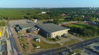 Eğlence ve Spor Merkezi Zielona Gora Centrum Rekreacji Hava Görüntüleme Polonya. Yüksek kalite 4k görüntü