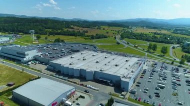 Alışveriş Merkezi Sudecka Galerisi Jelenia Gora Galeria Hava Görüntüleme Polonya. Yüksek kalite 4k görüntü