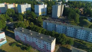 Zielona 'daki Tepedeki Gökdelenler Gora Wiezowce Kuşatma Hava Görüntüsü Polonya. Yüksek kalite 4k görüntü