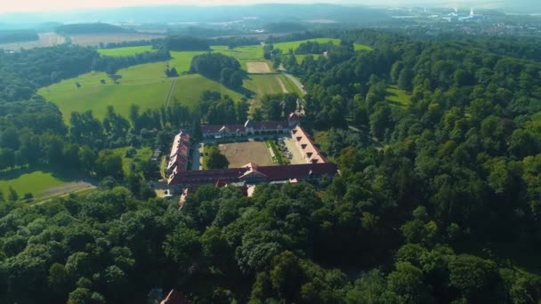 Panorama Stud Farm Zamek Ksiaz Walbrzych Stadnina Koni Aerial View — Wideo stockowe