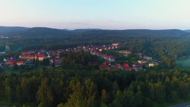 Casas Paisagem Bonita Floresta Walbrzych Krajobraz Las Aerial View Polônia — Vídeo de Stock