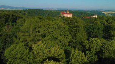 Uçurumdaki Prens Kalesi Zamek Ksiaz Hava Manzarası Polonya. Yüksek kalite 4k görüntü