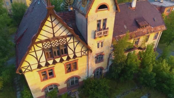 Terk Edilmiş Villa Walbrzych Opuszczona Willa Beethovena Hava Görüntülü Polonya — Stok video