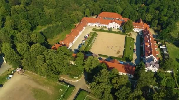 Stud Farm Zamek Ksiaz Walbrzych Stadnina Koni Aerial View Poland — Stock video