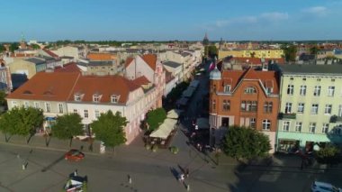 Sokak Chrobrego Eski Kasaba Gniezno 'su Miasto Hava Görüntüsü Polonya. Yüksek kalite 4k görüntü