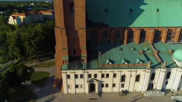 Gotiska Katedralen Gamla Stan Gniezno Katedra Bazylika Flygfoto Polen Högkvalitativ — Stockvideo