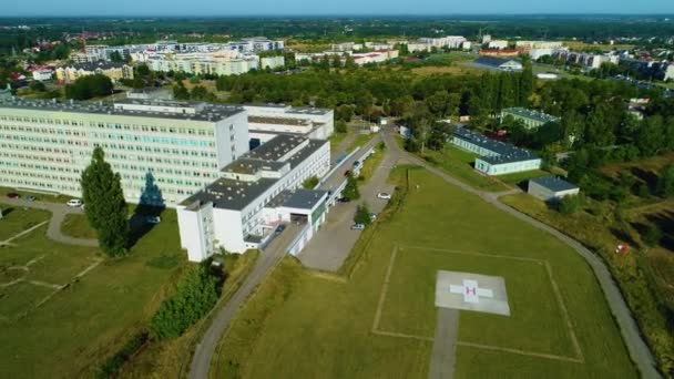 Landschapsziekenhuis Konin Szpital Krajobraz Luchtfoto Polen Hoge Kwaliteit Beeldmateriaal — Stockvideo