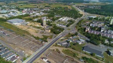 Pist Konin Hava Görüntüsü Polonya üzerinde Panorama Rondo Viaduct. Yüksek kalite 4k görüntü