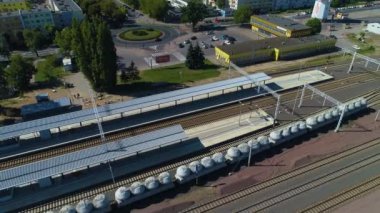 Konin Dworzec Kolejowy 'deki Tren İstasyonu Polonya Hava Görüntüsü. Yüksek kalite 4k görüntü