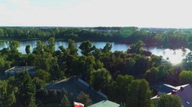 Centrum Jelonek Gniezno Gezioro Gölü Hava Görüntüsü Polonya. Yüksek kalite 4k görüntü