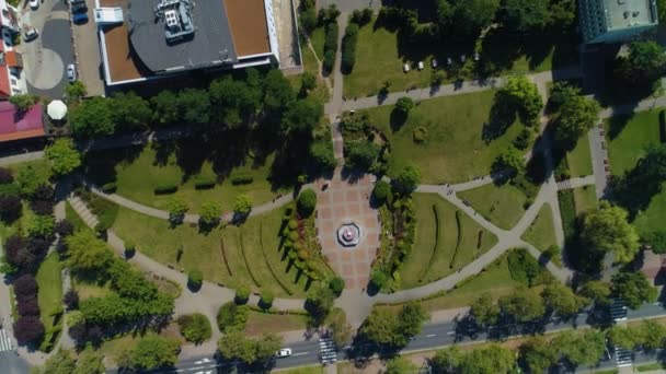 Fontanna Downtown Park Konin Aerial View Poland Imagens Alta Qualidade — Vídeo de Stock